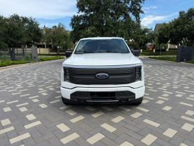 2022 FORD F150 LIGHTNING PICKUP DUAL ELECTRIC MOTORS XLT PICKUP 4D 5 1/2 FT