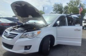 2013 VOLKSWAGEN ROUTAN PASSENGER V6, 3.6 LITER SEL PREMIUM MINIVAN 4D