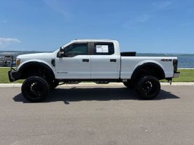 2017 FORD F250 SUPER DUTY CREW CAB PICKUP V8, TURBO DIESEL, 6.7L XL PICKUP 4D 6 3/4 FT