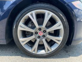 2016 Jaguar Xj - Image 42