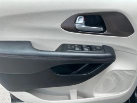 2017 CHRYSLER PACIFICA VAN BLACK AUTOMATIC - CARPALACE, Chantilly, VA. 38.91645215435775, -77.47495885092432