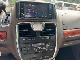 2016 CHRYSLER TOWN & COUNTRY VAN V6, 3.6 LITER TOURING MINIVAN 4D