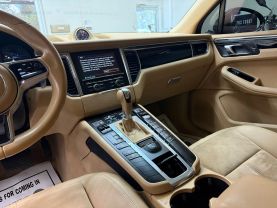 2016 PORSCHE MACAN