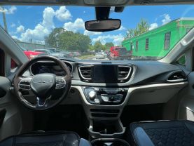 2017 CHRYSLER PACIFICA VAN V6, 3.6 LITER TOURING-L MINIVAN 4D