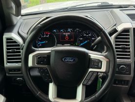 2017 Ford F250 Super Duty Crew Cab Lariat Pickup 4d 6 3/4 Ft - Image 28
