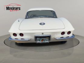 1961 CHEVROLET CORVETTE CONVERTIBLE 238 CU IN V8 C1