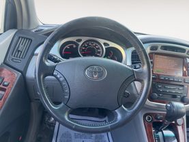 2006 Toyota Highlander Hybrid Sport Utility 4d - Image 12