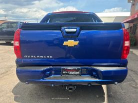 2013 CHEVROLET AVALANCHE PICKUP V8, FLEX FUEL, 5.3 LITER BLACK DIAMOND LT SPORT UTILITY PICKUP 4D 5 1/4 FT