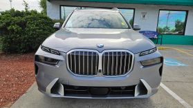 2025 Bmw X7 - Image 2