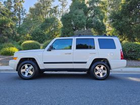2009 JEEP COMMANDER SPORT UTILITY 4D