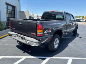 2004 GMC SIERRA 2500 CREW CAB PICKUP V8, 6.0 LITER SLT PICKUP 4D 6 1/2 FT