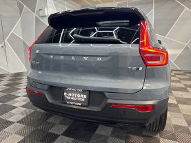 2021 VOLVO XC40