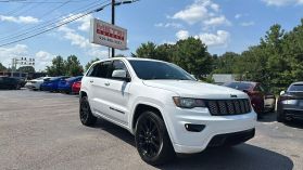 2017 Jeep Grand Cherokee - Image 3