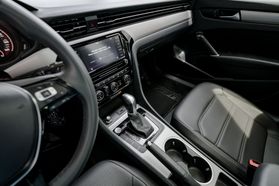 2021 VOLKSWAGEN PASSAT SEDAN 4-CYL, TURBO, 2.0 LITER SE SEDAN 4D