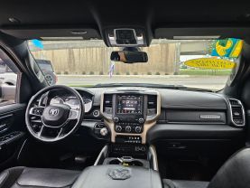 2019 RAM 1500 CREW CAB PICKUP V8, HEMI, 5.7 LITER LARAMIE PICKUP 4D 5 1/2 FT