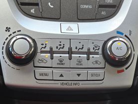 2017 Chevrolet Equinoxls Sport Utility 4d - Image 28