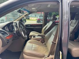 2016 CHRYSLER TOWN & COUNTRY VAN V6, 3.6 LITER TOURING MINIVAN 4D