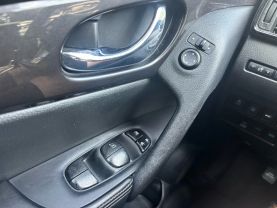 2019 Nissan Rogue - Image 15