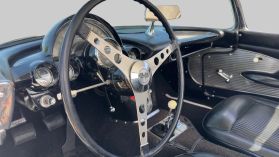1961 CHEVROLET CORVETTE CONVERTIBLE 238 CU IN V8 C1