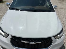 2021 CHRYSLER PACIFICA HYBRID VAN V6, HYBRID, 3.6 LITER LIMITED VAN 4D at T&T Repairables - used car dealership in Spencer, Indiana.
