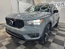 2021 VOLVO XC40