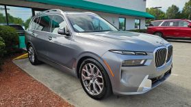 2025 Bmw X7 - Image 3