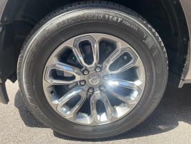 2021 RAM 1500 CREW CAB PICKUP V8, HEMI, ETORQUE, 5.7 LITER LARAMIE PICKUP 4D 5 1/2 FT - Gesner Auto Inc in Taunton, MA, 41.88613, -71.14527