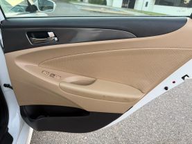2012 HYUNDAI SONATA SEDAN 4-CYL, HYBRID, 2.4 LITER HYBRID SEDAN 4D