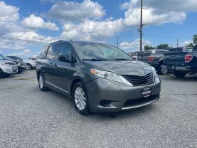 2011 TOYOTA SIENNA