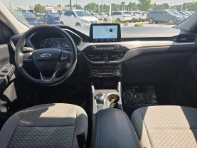 2021 FORD ESCAPE SUV 4-CYL, HYBRID, 2.5 LITER SE HYBRID SPORT UTILITY 4D