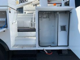 2017 FORD F550 SUPER DUTY 46T BUCKET TRUCK ALTEC AT41M BUCKET TRUCKS V8, TURBO DIESEL, 6.7 LITER XL 169" W.B. 2D - Eddies Auto Sales