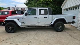 2023 Jeep Gladiator - Image 4