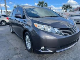 2013 TOYOTA SIENNA VAN V6, 3.5 LITER XLE MINIVAN 4D