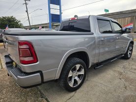 2019 RAM 1500 CREW CAB PICKUP V8, HEMI, 5.7 LITER LARAMIE PICKUP 4D 5 1/2 FT