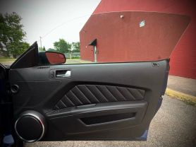 2011 Ford Mustang - Image 21