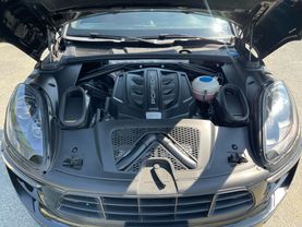 2017 Porsche Macan - Image 35