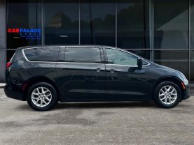 2017 CHRYSLER PACIFICA VAN BLACK AUTOMATIC - CARPALACE, Chantilly, VA. 38.91645215435775, -77.47495885092432