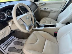 2013 VOLVO XC60 SUV 6-CYL, PZEV, 3.2 LITER 3.2 PREMIER SPORT UTILITY 4D