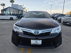 2014 Toyota Camry - Image 2