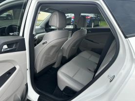 2017 HYUNDAI TUCSON SUV 4-CYL, 2.0 LITER SE SPORT UTILITY 4D