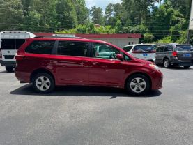 2019 TOYOTA SIENNA VAN V6, 3.5 LITER LE MINIVAN 4D