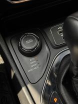 2019 Jeep Cherokee - Image 23