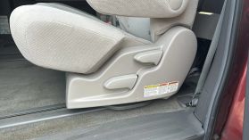 2017 Toyota Sienna - Image 16