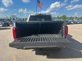 2022 TOYOTA TUNDRA CREWMAX PICKUP V6, I-FORCE, TWIN TURBO, 3.5 LITER SR5 PICKUP 4D 5 1/2 FT