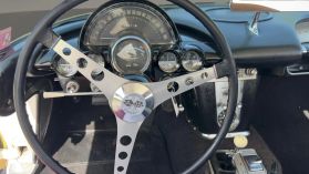 1961 CHEVROLET CORVETTE CONVERTIBLE 238 CU IN V8 C1