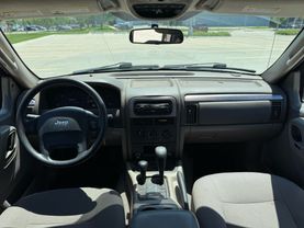 2004 JEEP GRAND CHEROKEE SUV 6-CYL, 4.0 LITER LAREDO SPORT UTILITY 4D