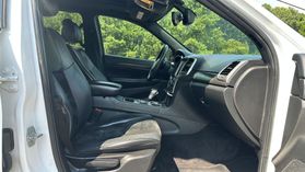 2017 Jeep Grand Cherokee - Image 20