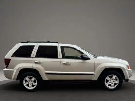 2007 JEEP GRAND CHEROKEE SUV V8, FLEX FUEL, 4.7 LITER LAREDO SPORT UTILITY 4D