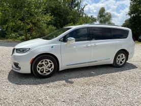 2021 CHRYSLER PACIFICA HYBRID VAN V6, HYBRID, 3.6 LITER LIMITED VAN 4D at T&T Repairables - used car dealership in Spencer, Indiana.