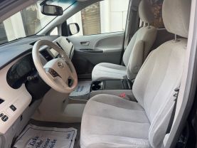 2012 TOYOTA SIENNA